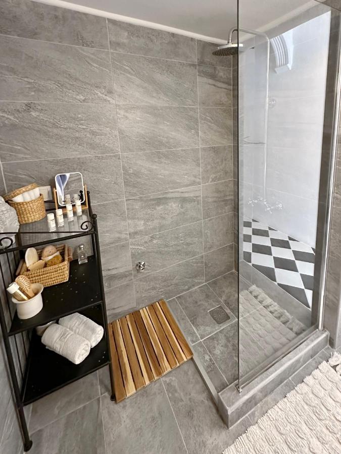 Spacious 82 M2 Two Bedroom Classy Apartment Near City Center 테살로니키 외부 사진